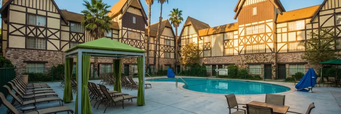 Where to Stay in Anaheim: Complete Guide to Hotels, Vacation Homes, and Best Areas